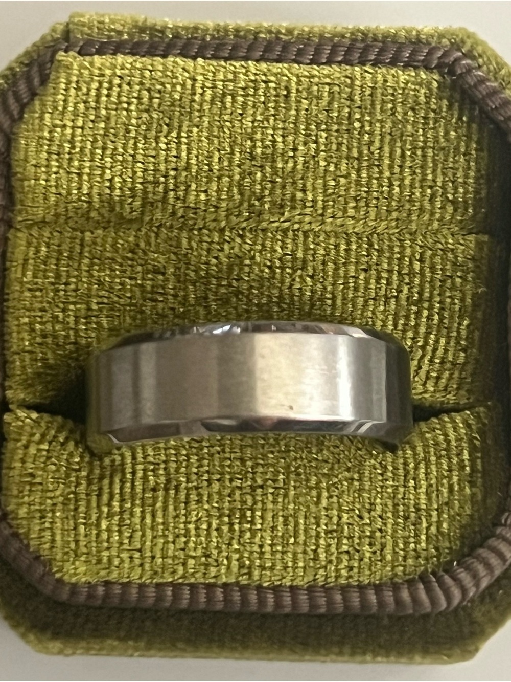 Men’s Titanium Steel Silver Polished Finish Beveled Edge 8mm Band Size 11